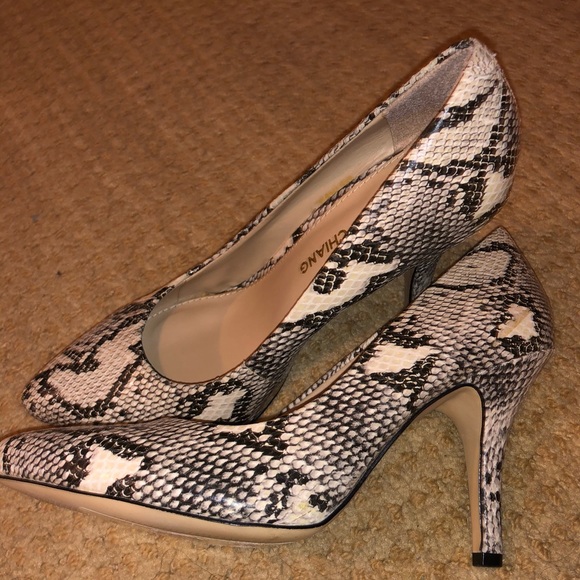 Shoes - Picture 4 of 5